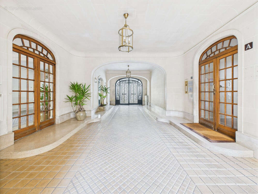 Appartement à PARIS-14E