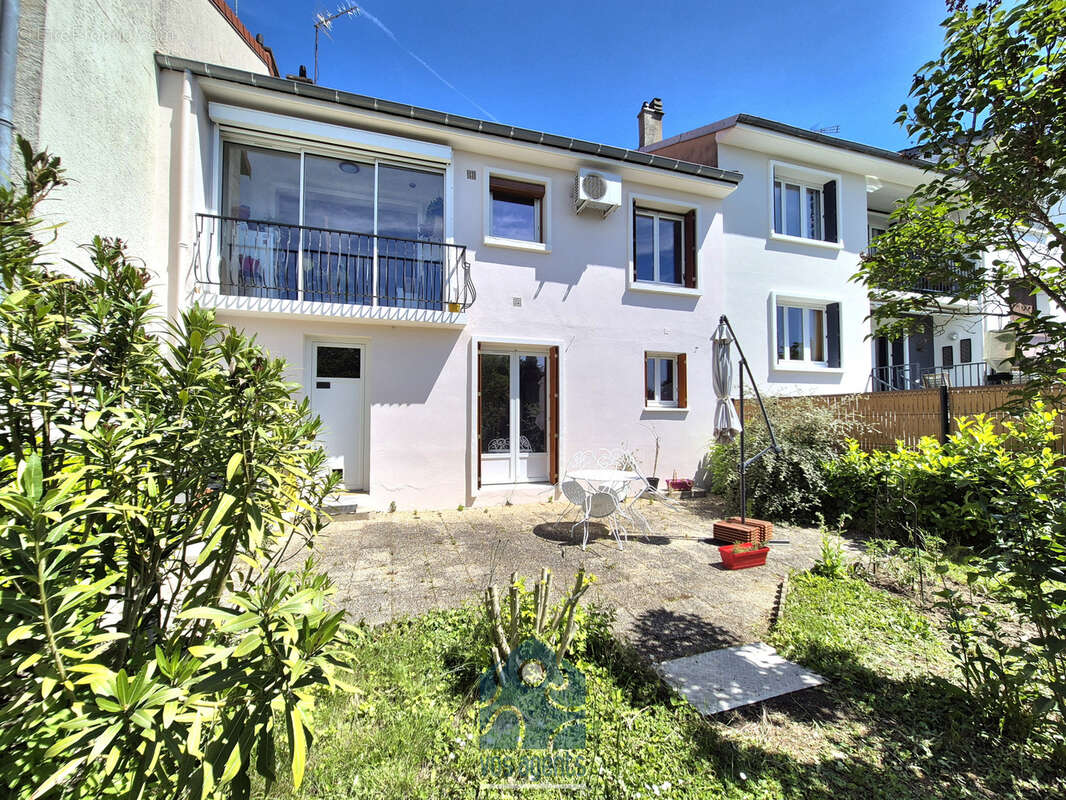 Maison 6 pièces avec garage, terrasse et jardin - photo 18