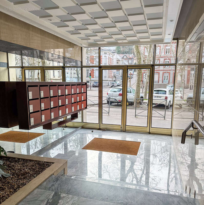 Appartement à SAINT-ETIENNE