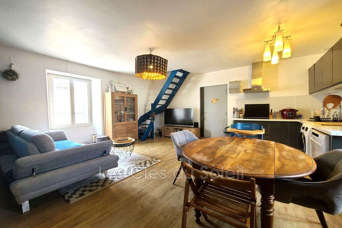 Appartement à CUERS