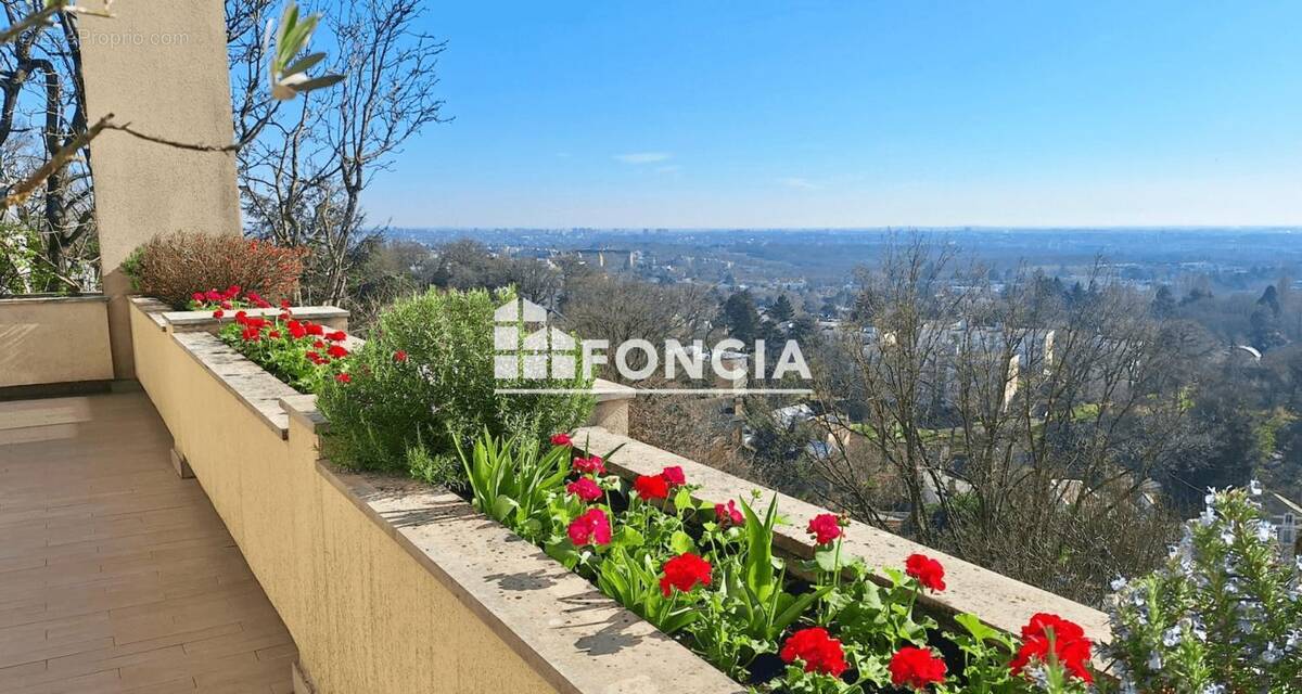 Maison à LE PLESSIS-ROBINSON