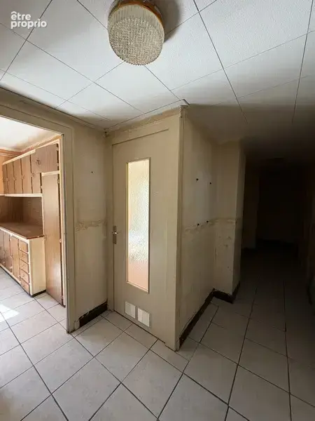 Saint Claude, proche de la gare, Appartement Type 3 à rénover - photo 4