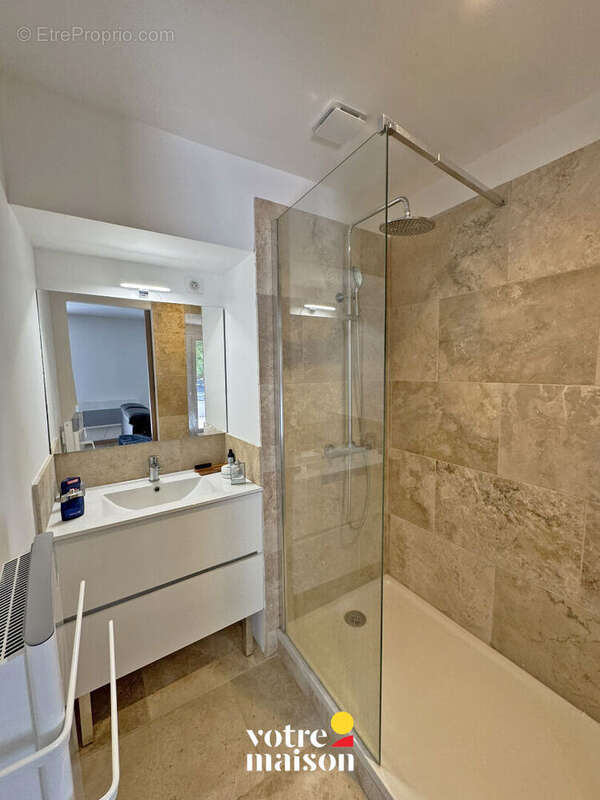 Appartement à PEYNIER