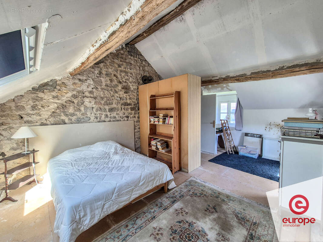 Maison à SAINT-MARTIN-DU-PUY