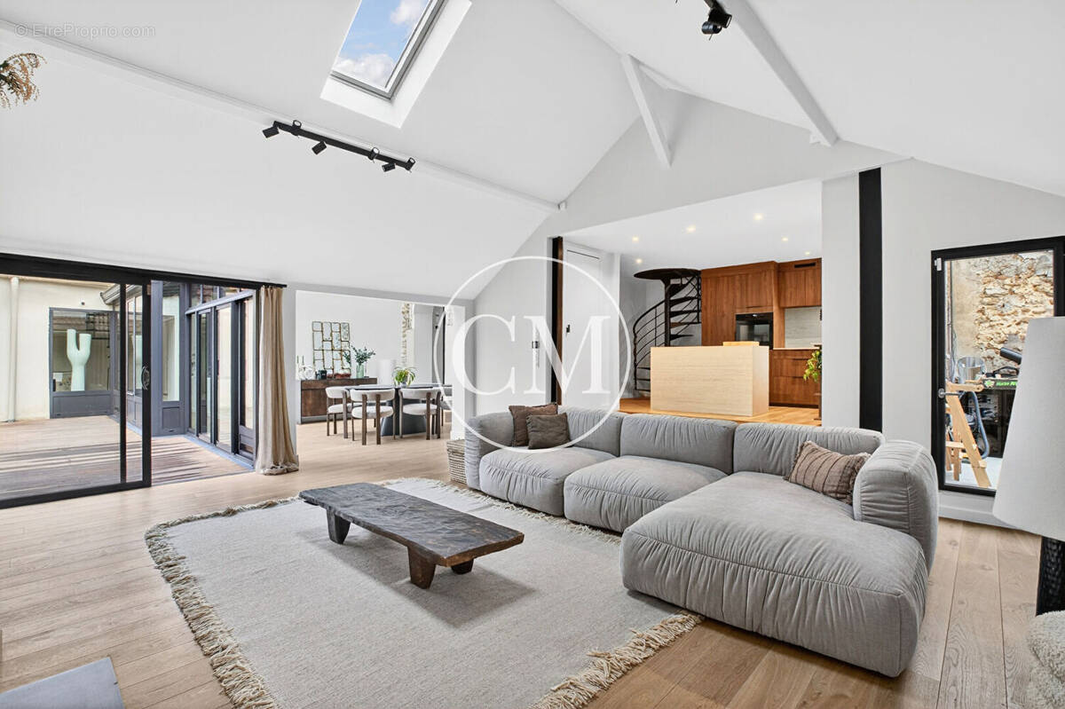 Maison à CRESPIERES