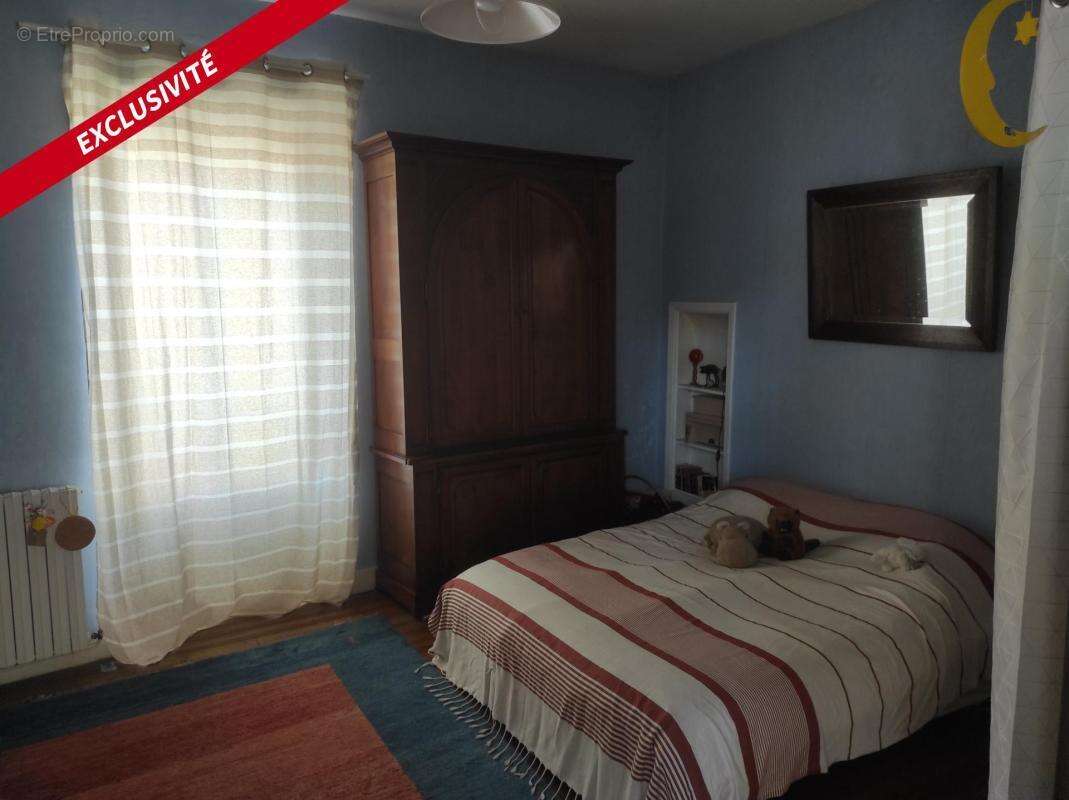 Maison à SAINT-JEAN-D'ANGELY