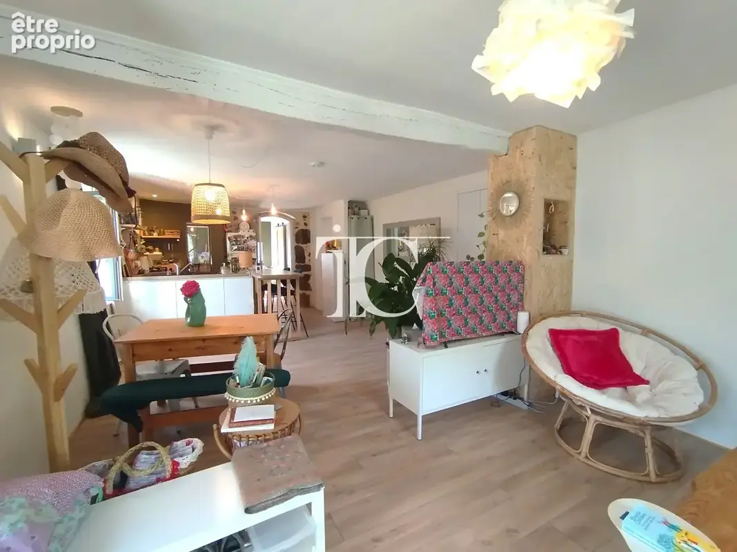 Maison de village en pierre restauree * 2 chambres * clede * jardin * calme mais proche commodites * - photo 8