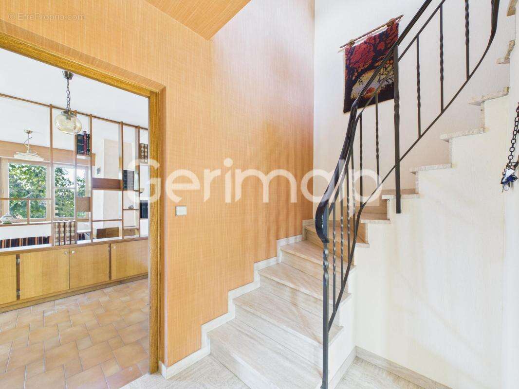 Vente - Maison - 8 pièces + cuisine - 180 m² - 795 000 € - - photo 26