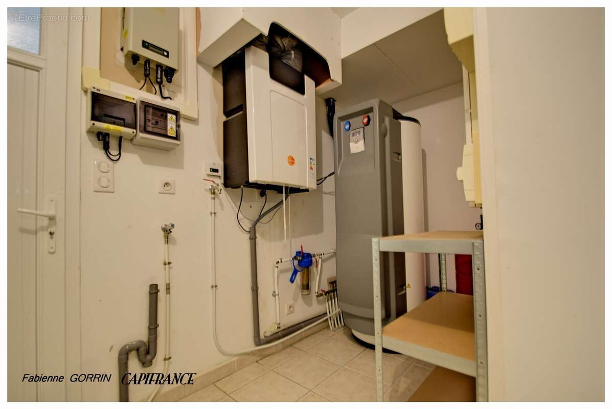 Maison à vendre 5 pièces  (17) Plain pied, trois chambres, terrain clos, panneaux photovoltaïques, Abris de jardin et abris à vé - photo 6