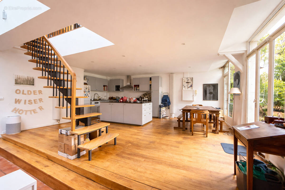 Maison à PARIS-19E