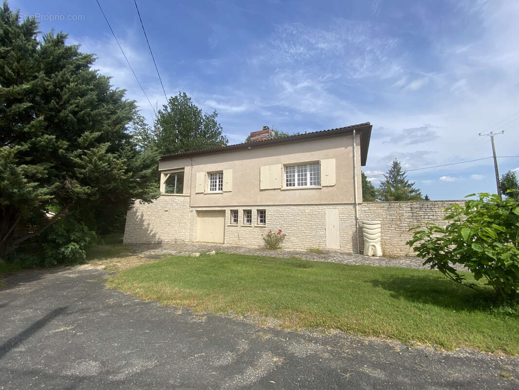 Maison à MONTAYRAL
