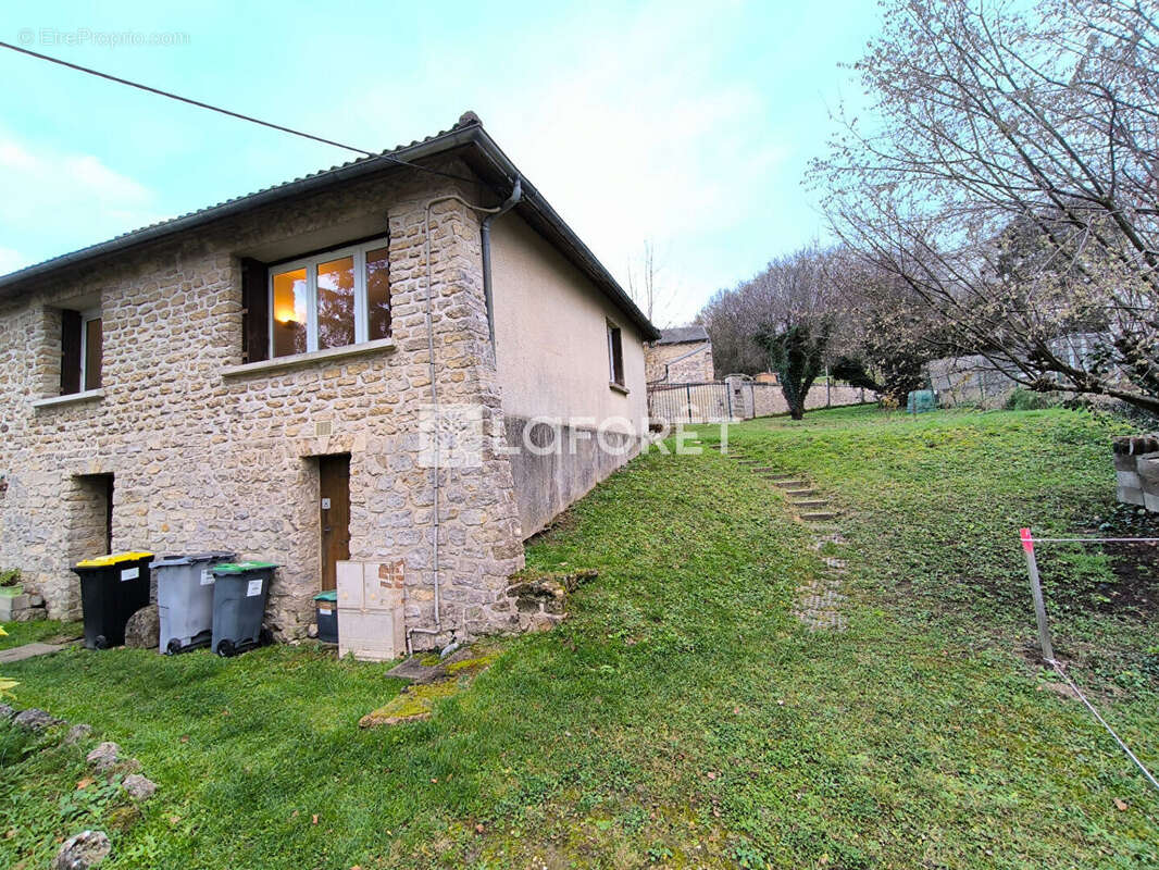 Maison à OINVILLE-SUR-MONTCIENT