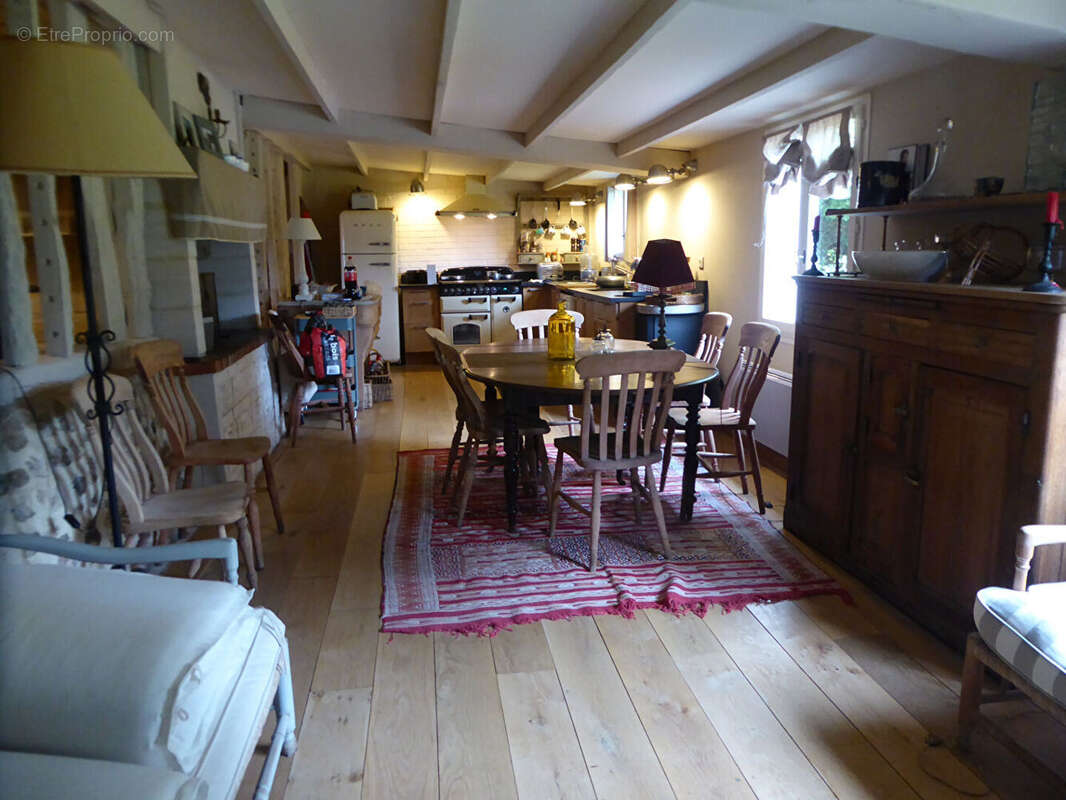 Maison à CORMEILLES