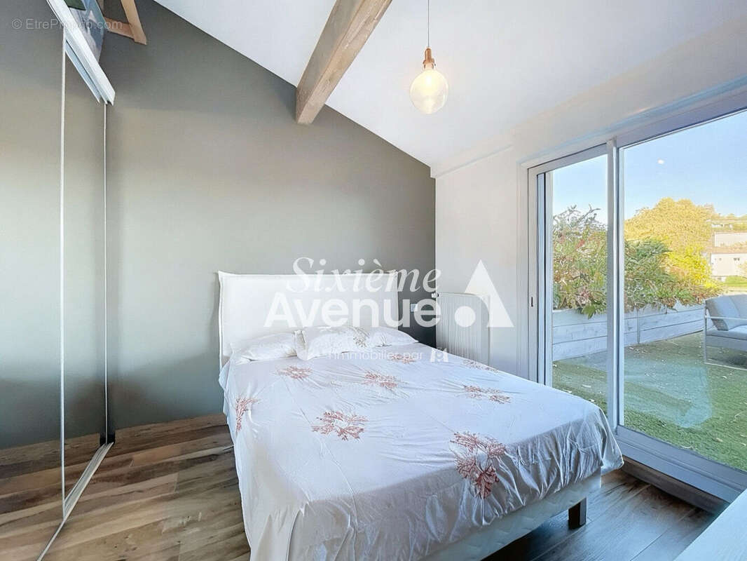 Appartement à CHATEAUNEUF-GRASSE