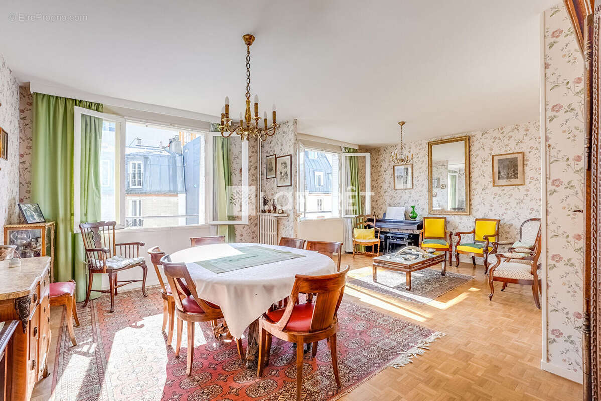 Appartement à PARIS-12E