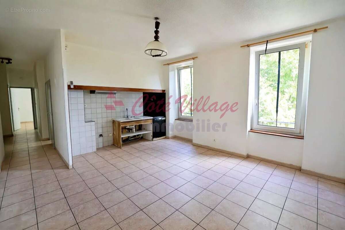 Appartement à COURSAN