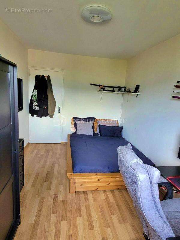Grand T5 sur la commune de Grenoble avec balcon - photo 8