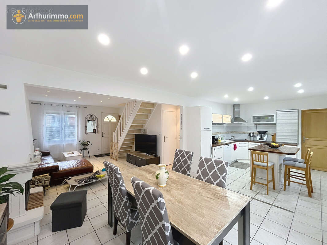 Maison à ROZAY-EN-BRIE