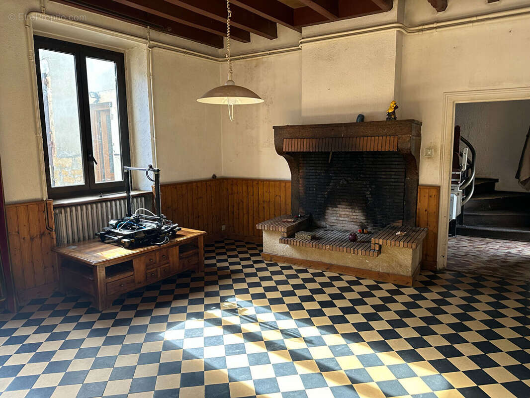 Maison à DOMARIN
