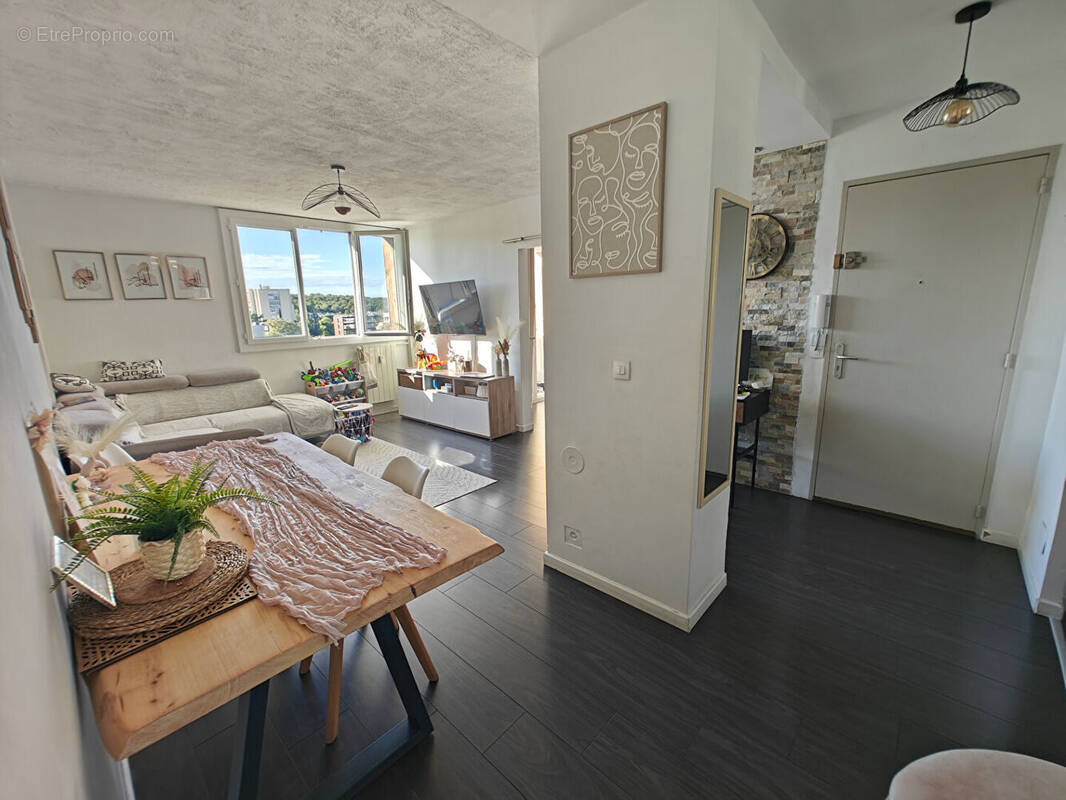 Appartement à LA VALETTE-DU-VAR