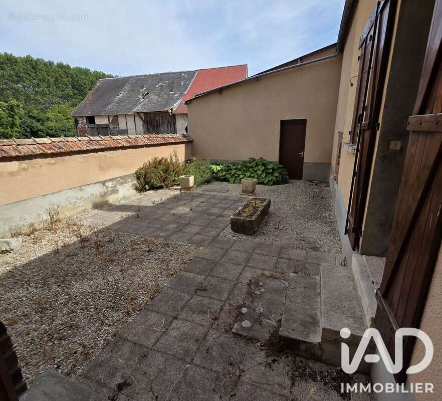 Photo 6