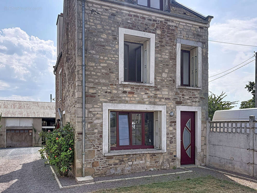 EXCLUSIVITE - CAEN SUD - Maison en pierres avec dépendance - photo 8