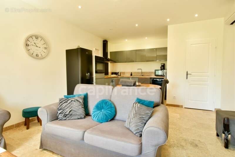 Maison à SAINT-PIERRE-DE-MEZOARGUES