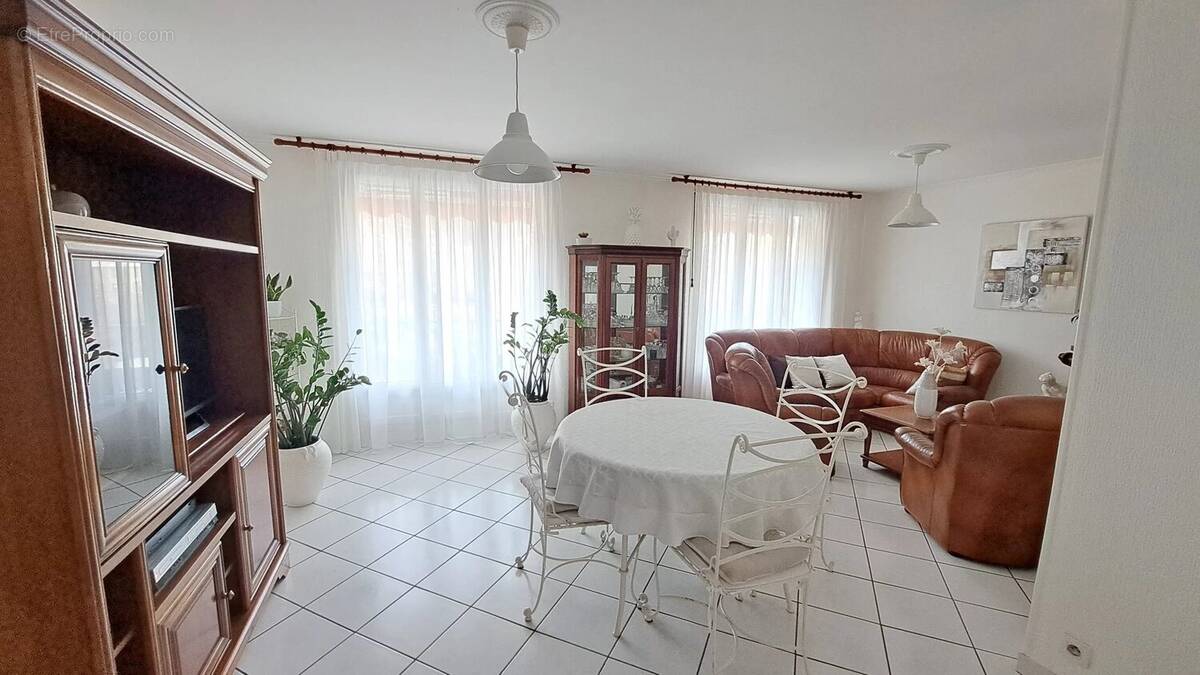 Appartement à LE PONT-DE-CLAIX