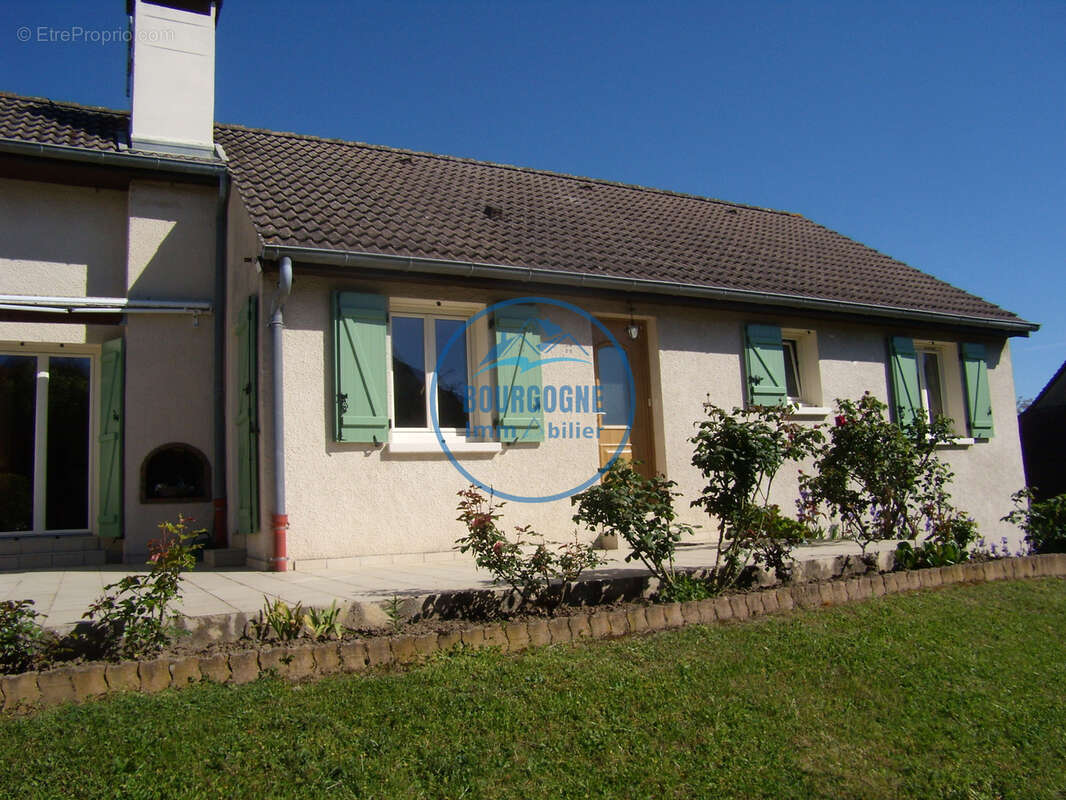 Maison à VARENNES-LE-GRAND