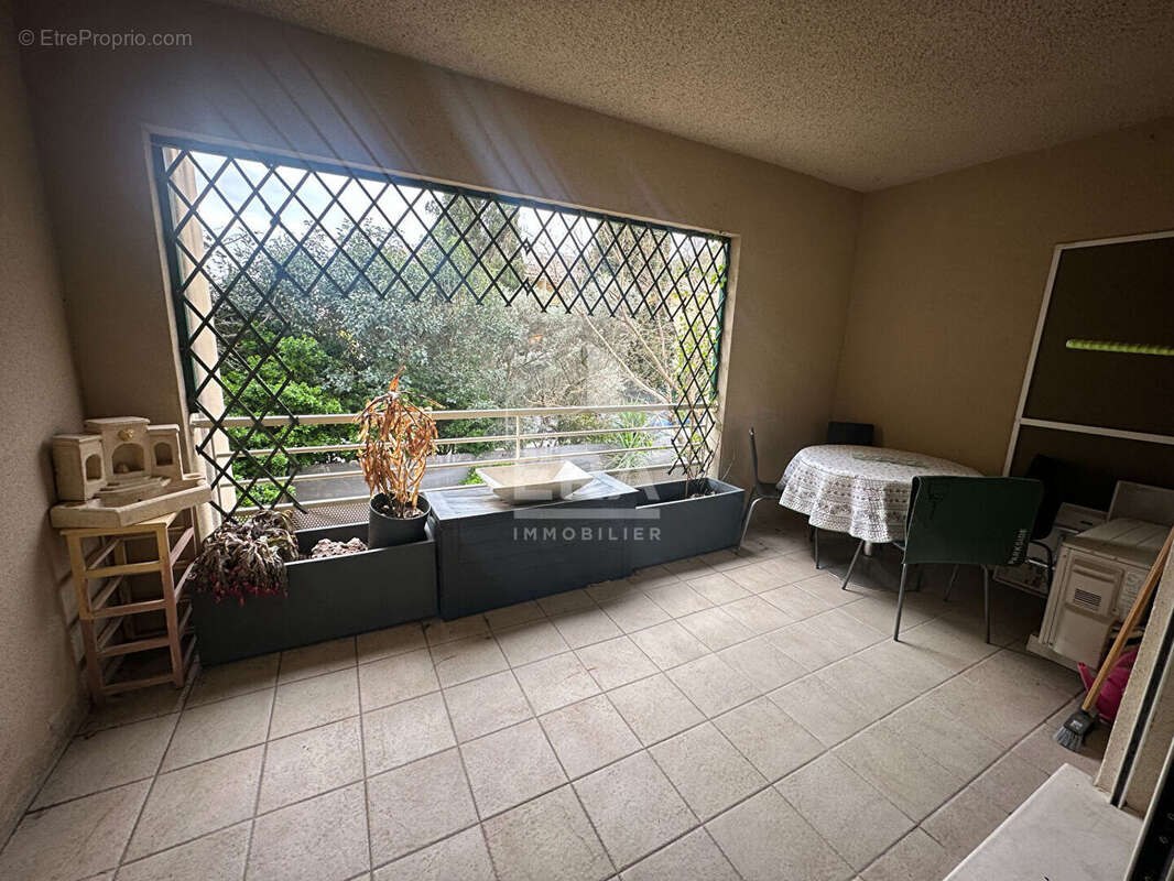 Appartement à SAINT-CHAMAS