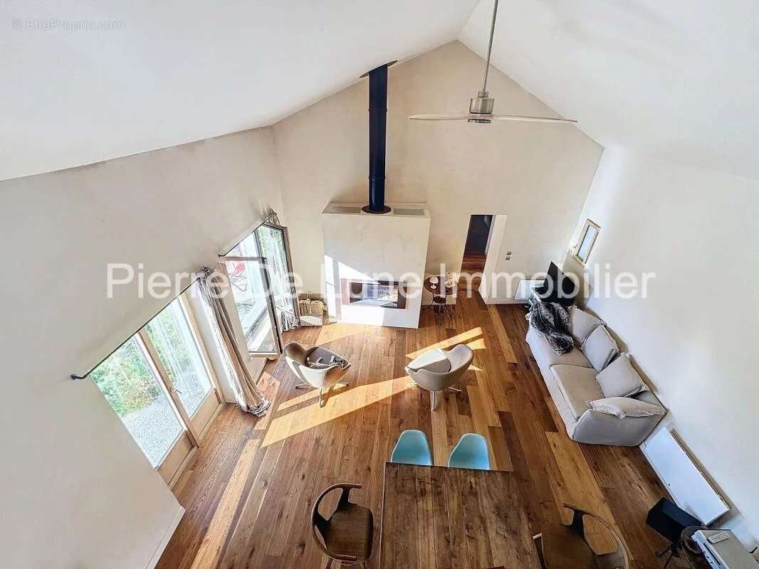 Maison à NEUVILLE-SUR-SAONE