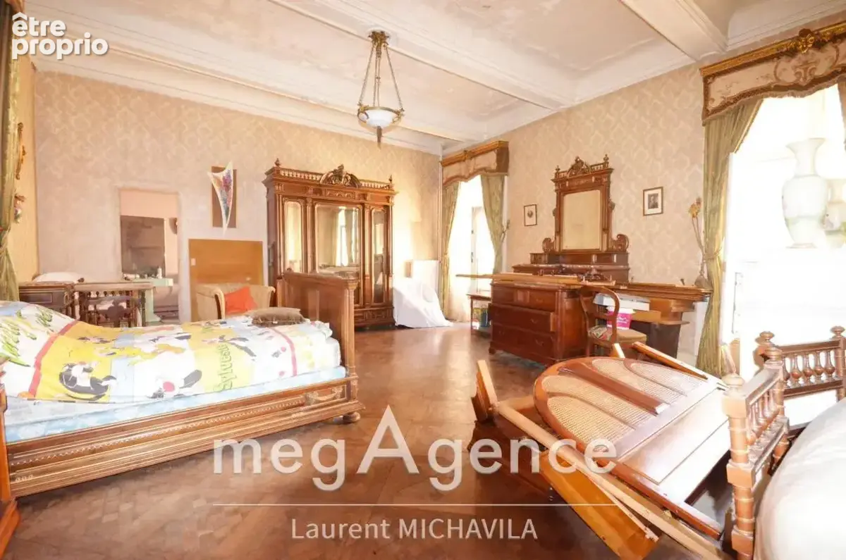 Maison de maître exceptionnelle de 300m2 avec jardin sur une parcelle de 536m2 à restaurer - photo 9