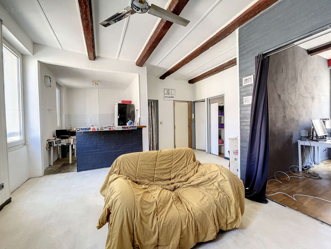 Appartement à MARSEILLE-6E
