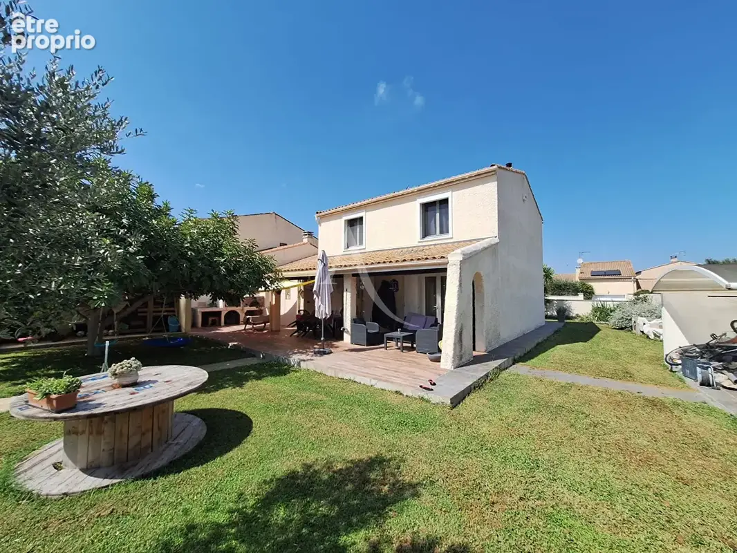 À vendre ? maison traditionnelle avec piscine, jardin et garage - photo 11