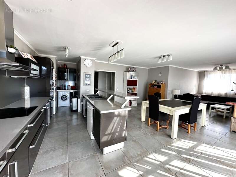 Appartement à MARSEILLE-9E