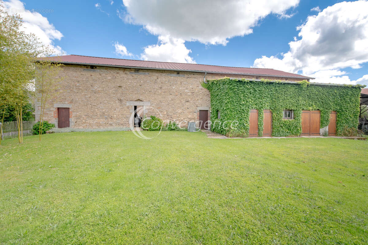 Maison à SEREILHAC