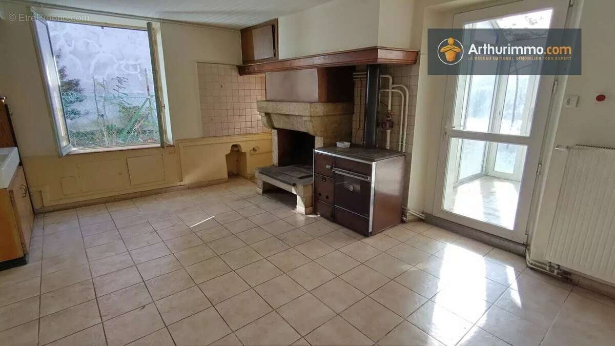 Maison à L&#039;AIGUILLON