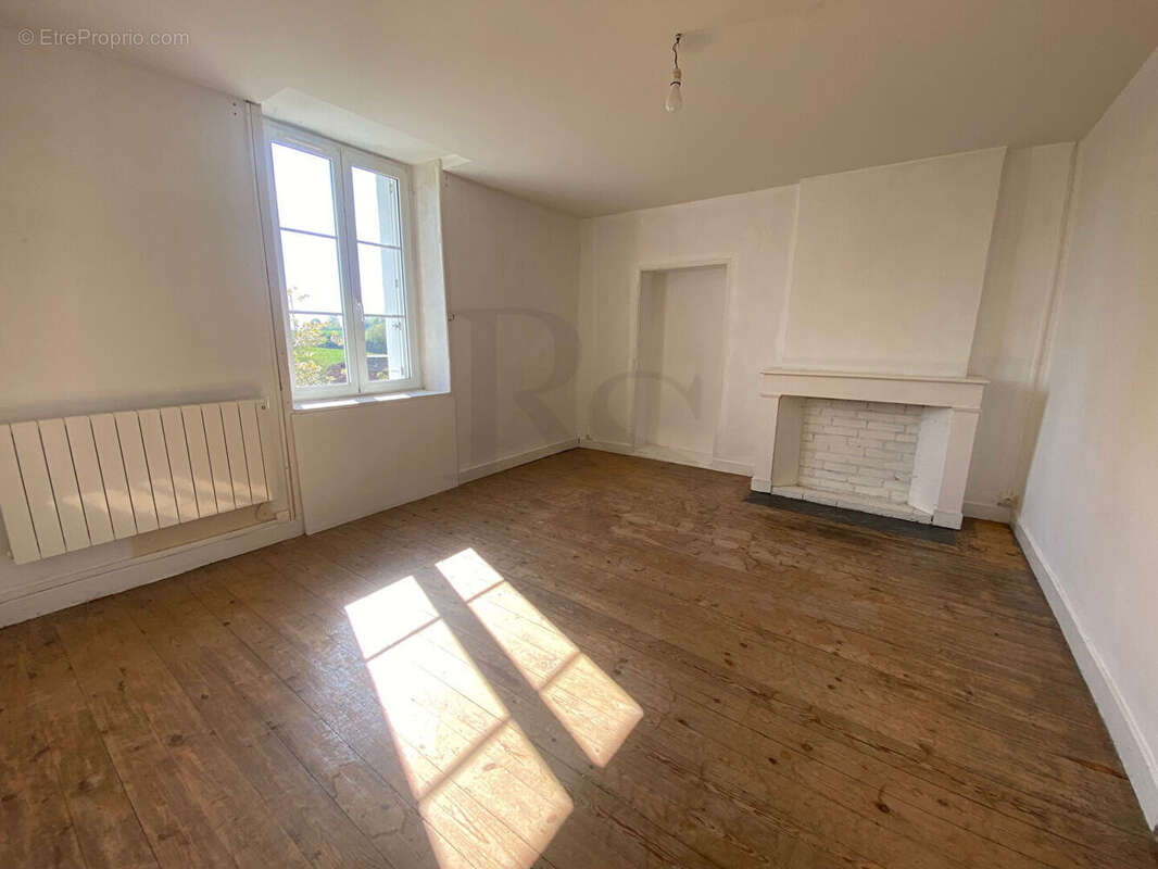 Maison à LA FRESNAYE-SUR-CHEDOUET