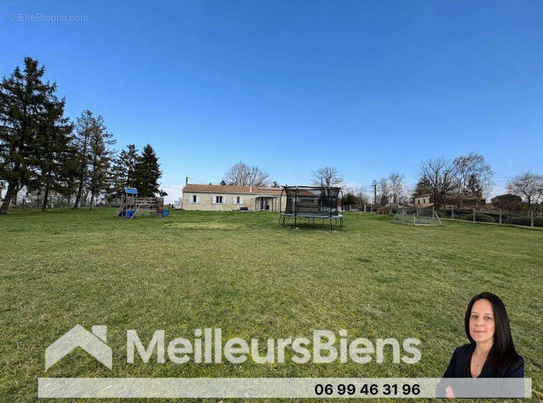 Maison à MONTLIEU-LA-GARDE