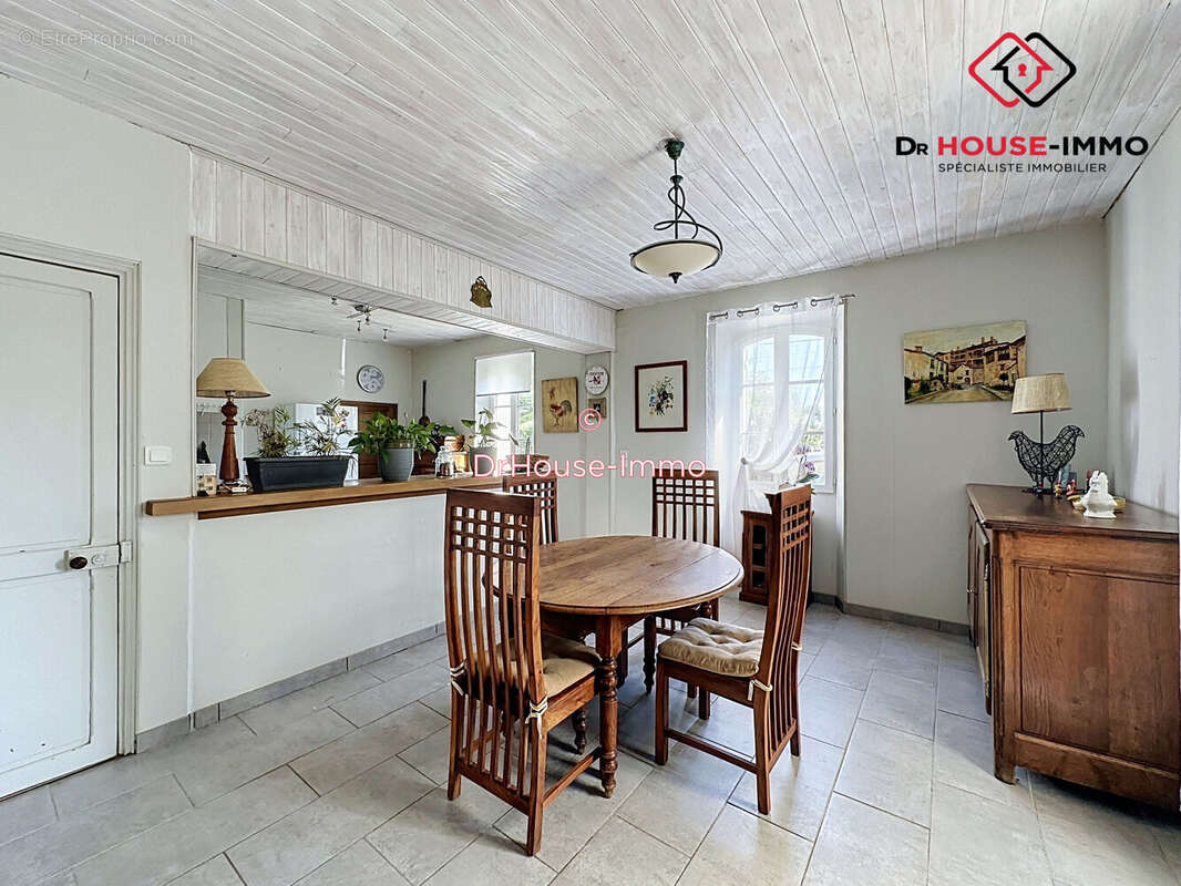 Maison 198 m² à Aubeterre-Sur-Dronne  - photo 19