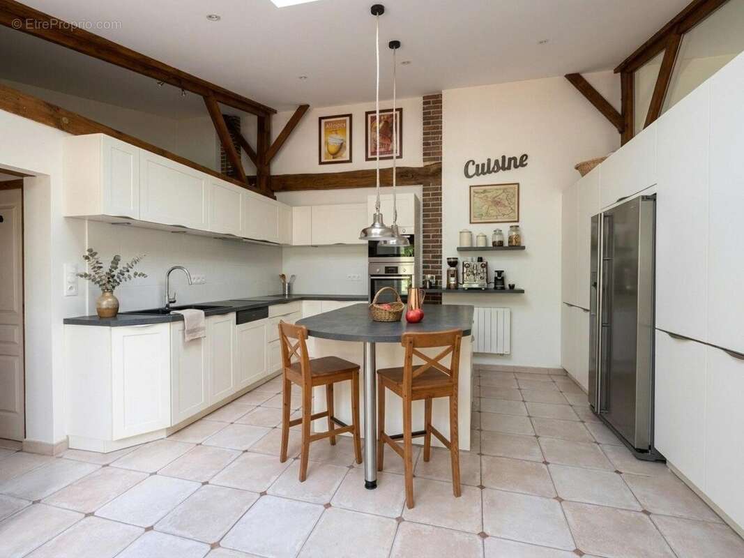 Maison 205 m² à La Ferte-Loupiere  - photo 4