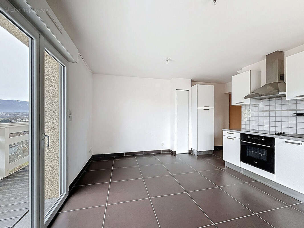 Appartement à POISY