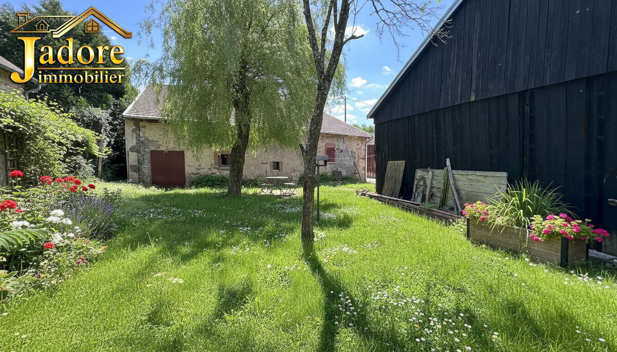 Maison à LA CHAPELLE-DEVANT-BRUYERES