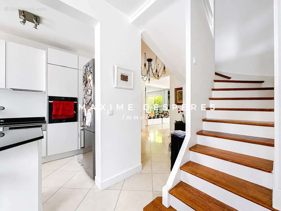 Appartement à NEUILLY-SUR-SEINE