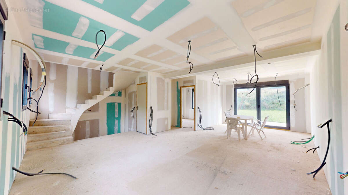 Maison à BREUX-JOUY