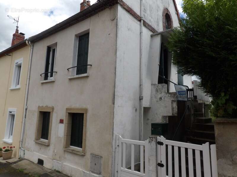 Maison à NERIS-LES-BAINS