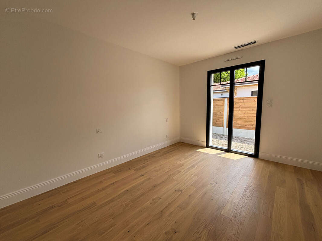 Maison à GUJAN-MESTRAS