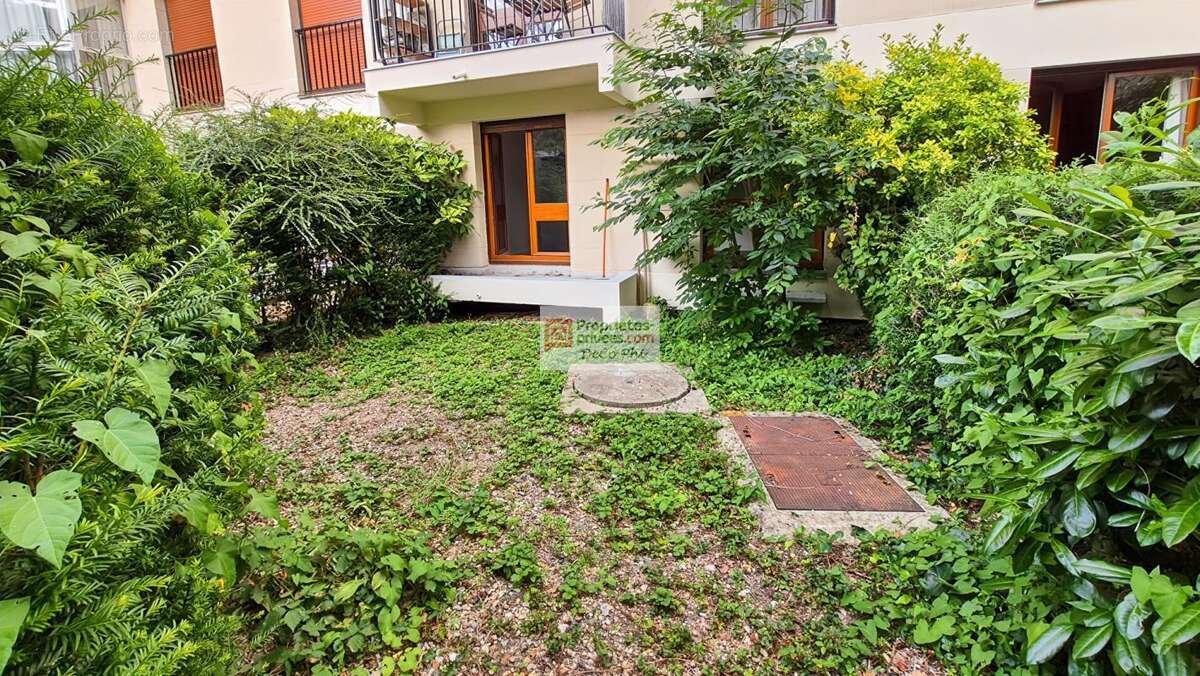 Studio  TBE  26 m2  calme  jardin  lumineux  Le Chesnay - photo 7