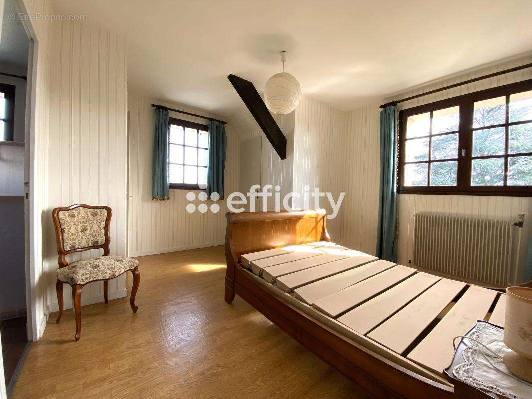 Maison à LA TOUR-DU-PIN