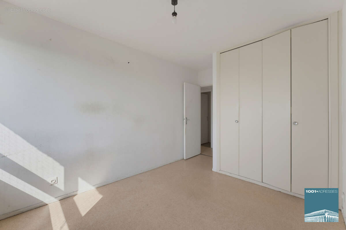 Appartement deux pièces de 48m2 disposant d'un cellier et d'une place de parking privative - photo 7